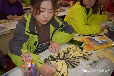 在创意中收获，在培训中成长——义马春天幼儿园开展教师美术技能培训活动